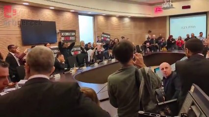 İsrail'de rehine yakınları Knesset'i bastı: 'Onları şimdi geri getirin'