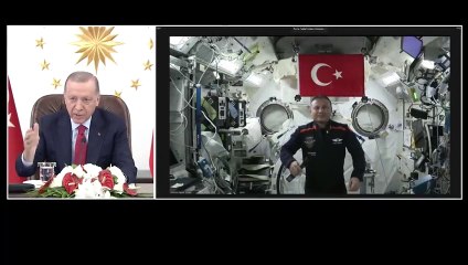 Uzay istasyonuna bağlanan Erdoğan, Alper Gezeravcı'yla görüştü