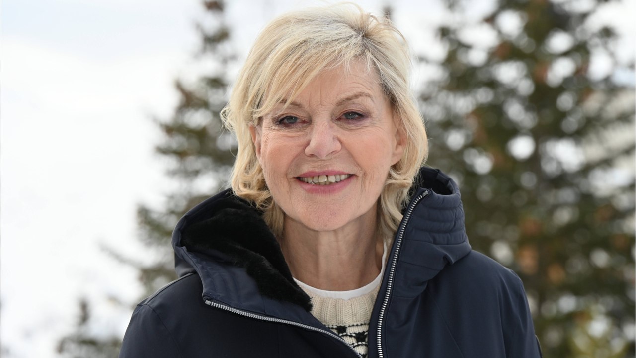 GALA VIDEO - Chantal Ladesou, grand-mère “fière” de ses 5 petits-enfants : “Si vous voulez tout savoir…”