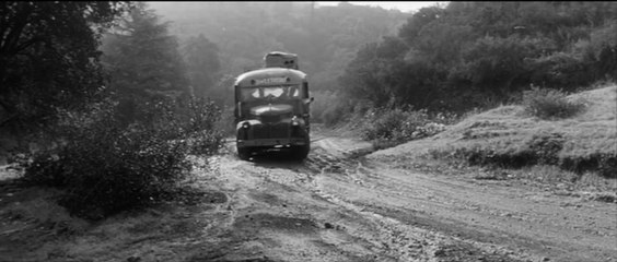 Les naufragés de l'autocar Bande-annonce (EN)