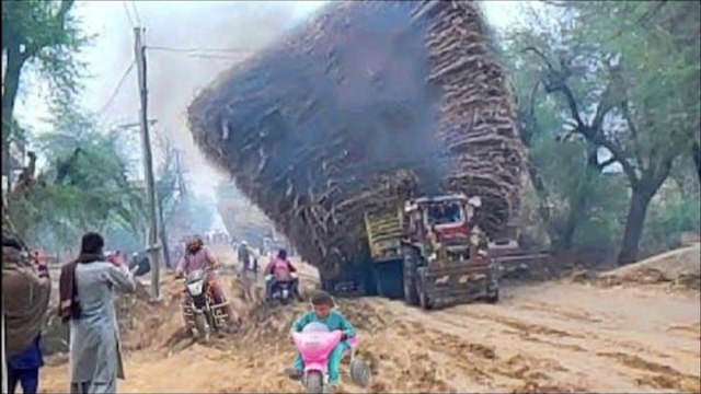 Extreme Transport Skill Operations Oversize Tractor, World Biggest Heavy Equipment Tractor