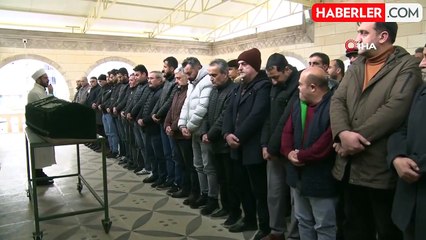 İzmir'deki 'laf atma' kavgasında hayatını kaybeden şahıs Elazığ'da toprağa verildi