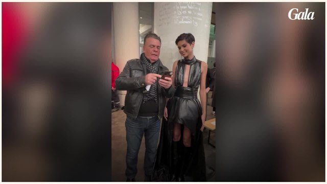 VIDÉO GALA - Ève Gilles (Miss France 2024) incendiaire au défilé On aura tout vu : elle adopte la couleur star de l'hiver