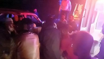 तेज रफ्तार कारे भिड़ी, एक की मौत आधा दर्जन घायल