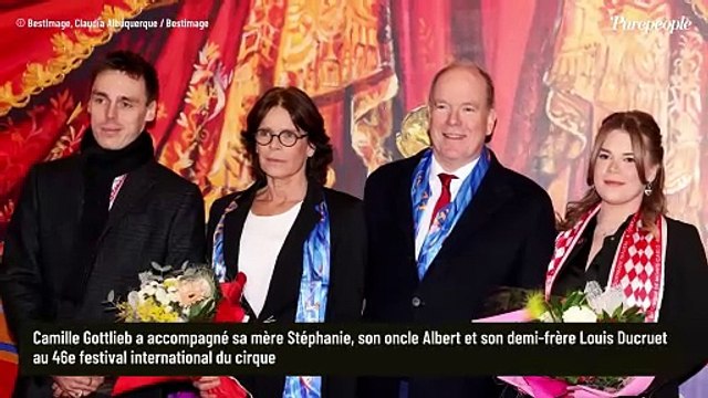 Camille Gottlieb, mini-robe courte et jambes interminables : stylée pour braver le froid avec Albert, Stéphanie et Louis !