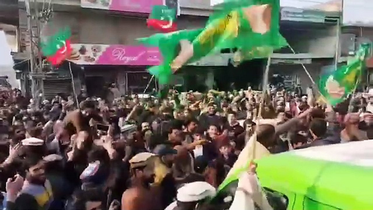 ن لیگ کا جلسہ تو وڑ گیا | The meeting of the PML-N was canceled... Every day, the police raided the meetings of the PTI... Today the meeting of the PML-N was raided by the police in Mansehra.