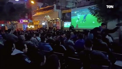 "متابعة جماهير الإسكندرية لمباراة مصر والرأس الأخضر بعد مرور ٧ دقائق من بداية المباراة."