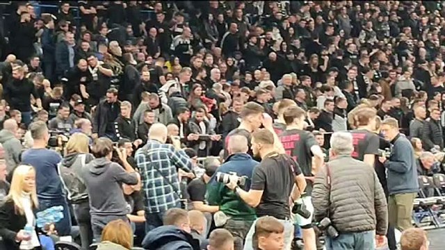 Novica Veličković grli Milojevićevog brata