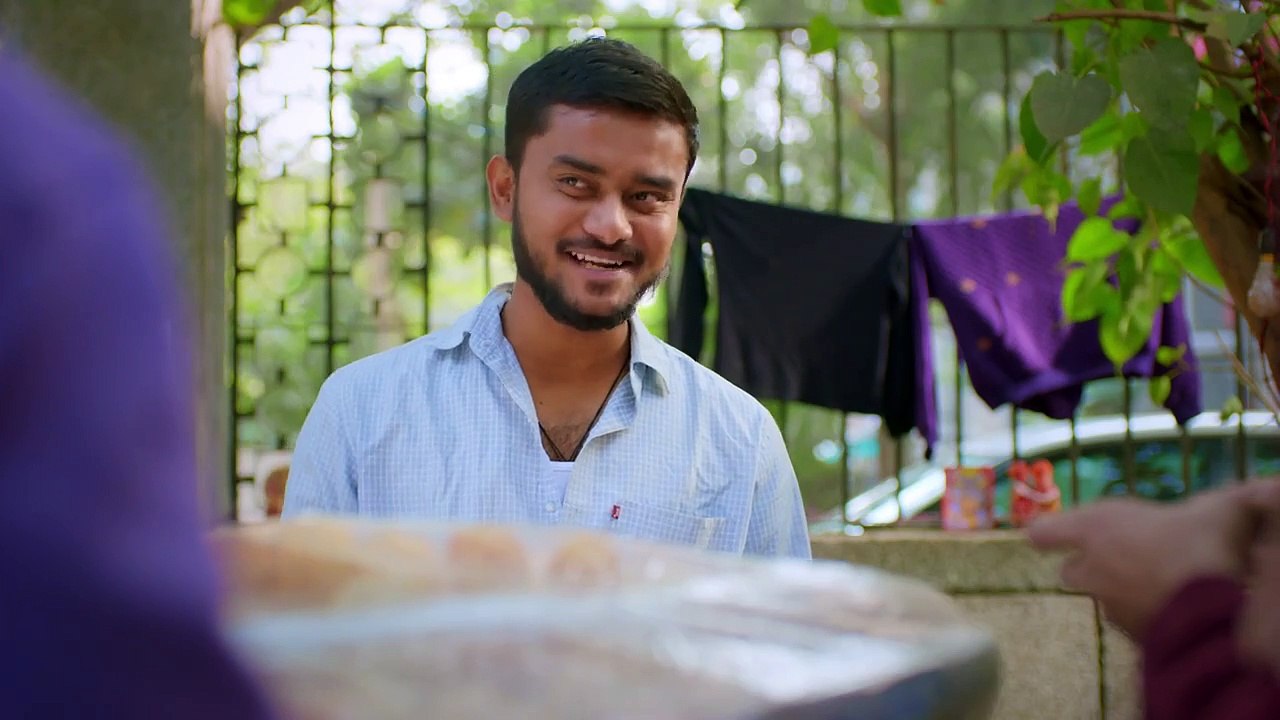 Dhindora - EP 02- Baasi Roti - BB Ki Vines