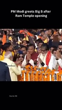 पीएम मोदी ने रुककर की अमिताभ से बात, इशारे में क्या बता रहे थे बिग बी