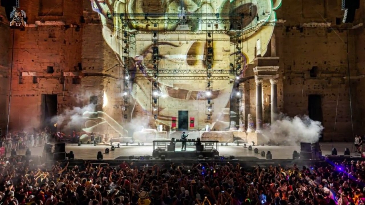 La Programmation Éclectique du Théâtre Antique d'Orange pour un Été Inoubliable ! || Short News