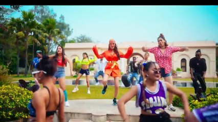 PAAPI GIRL -.  YO YO HONEY SINGH X EMIWAY BANTAI  (FRESH MUSIC VIDEO)