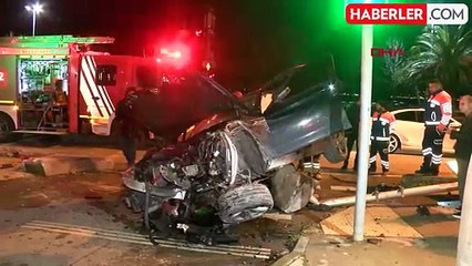 KARTAL'da Otomobil Servis Minibüsüne Çarptı: 1 Yaralı