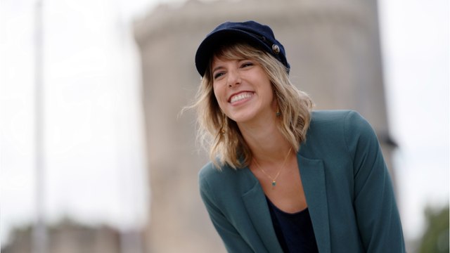 VOICI - Léa François bientôt mariée ? Ce signe qui ne trompe pas pour l'actrice de Plus belle la vie