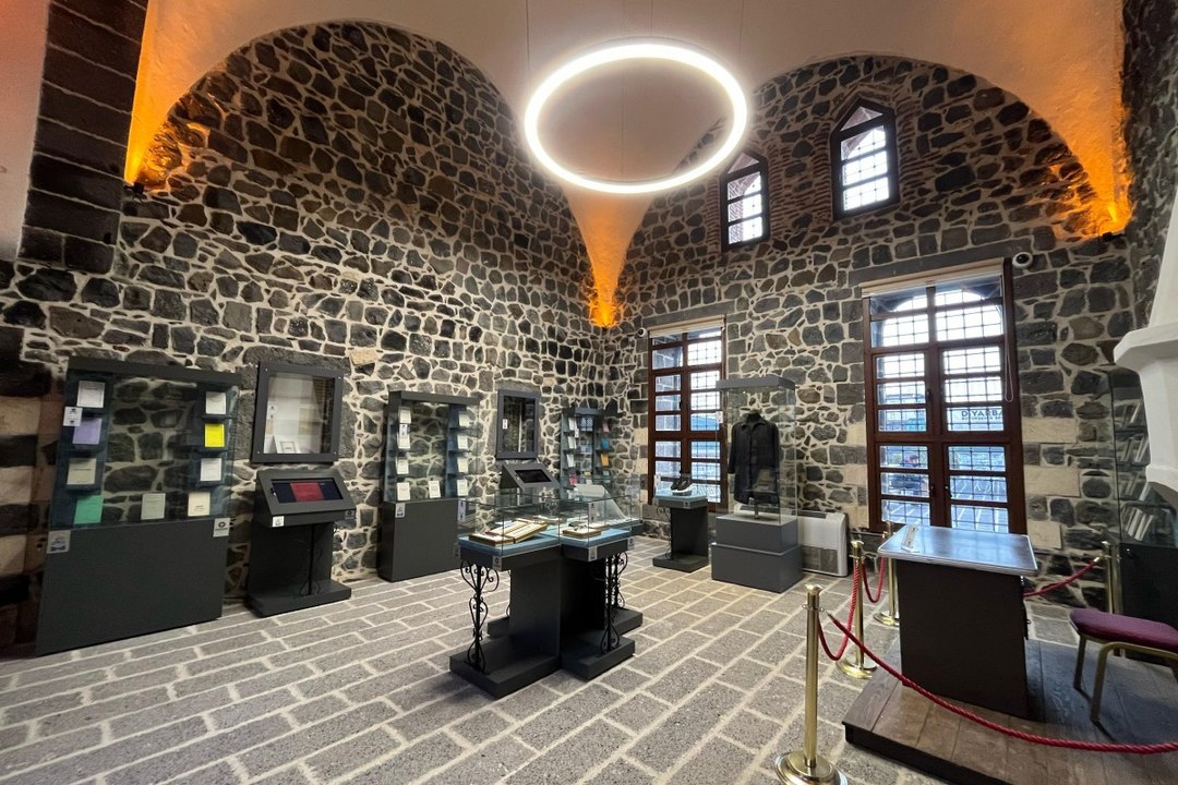 Sezai Karakoç Kültür ve Edebiyat Evi Diyarbakır'da açıldı