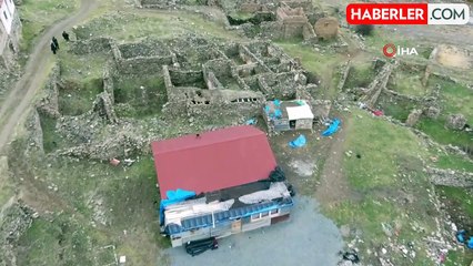 Üç harfli söylentisi köylüyü kaçırdı! 15 yıldır boş olan köyde bir aile yaşıyor