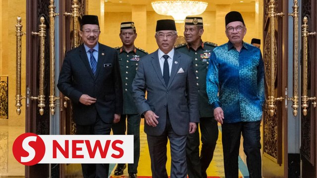 Al-Sultan Abdullah attends last pre-Cabinet meeting as King