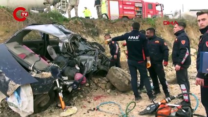 Beton mikseri ile otomobil çarpıştı: 2 ölü