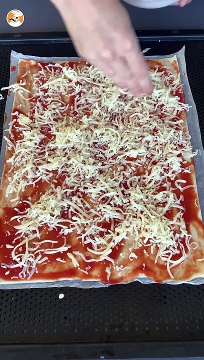 Maxi-blätterteigspiralen (tomate, schinken, mozzarella, petersilie)