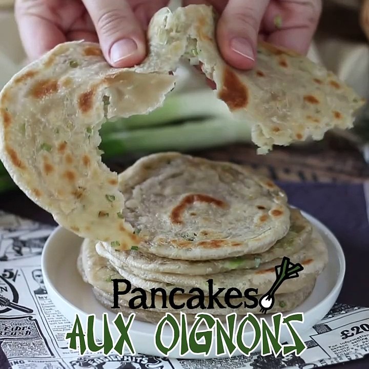 Chinesische pfannkuchen mit frühlingszwiebeln – frühlingszwiebelpfannkuchen