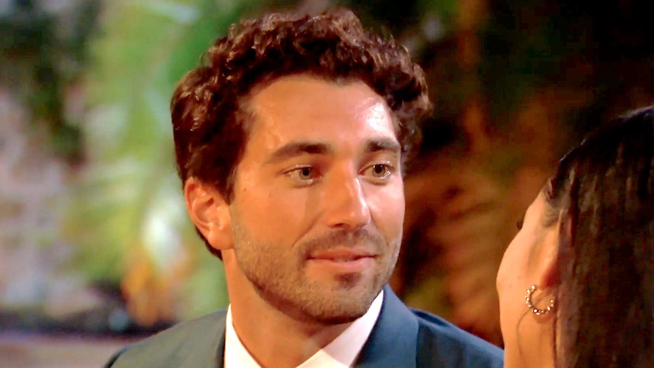 See Who Gets the First Impression Rose on The Bachelor