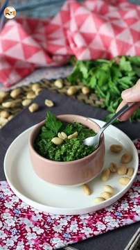 Pesto de persil et cacahuètes, une explosion de saveurs