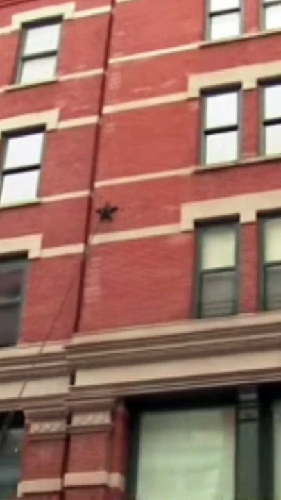 Taylor Swift se enfrenta a un inquietante incidente de acoso: hombre acusado fuera de su casa en Nueva York