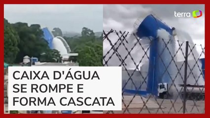 Caixa d'água de supermercado se rompe no Rio