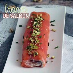 Tronco de salmón con queso ricotta y pistachos