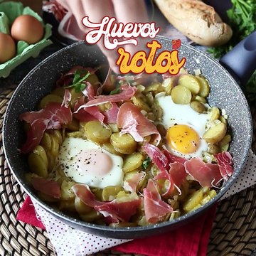 Ovos rotos (huevos rotos) sem fritura e mais saudável