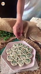 Rotolini di piadina con tonno, philadelphia e rucola