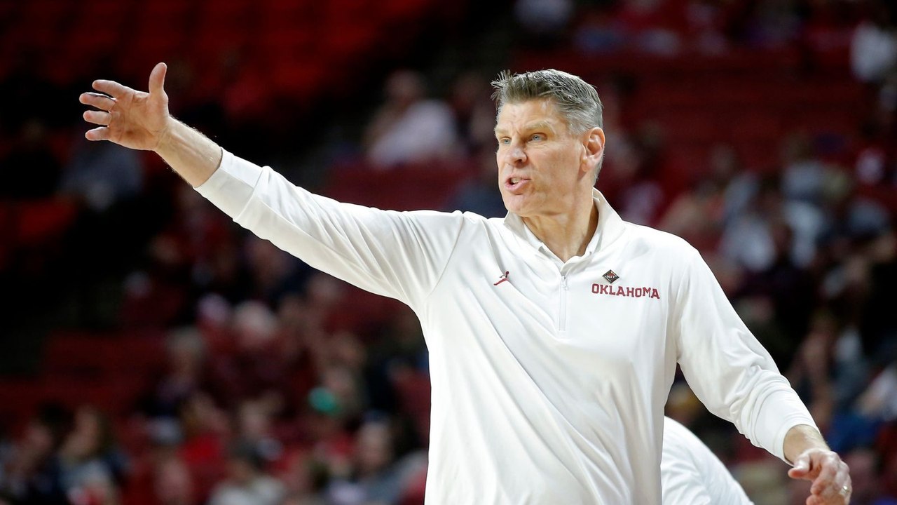 Red River Rivalry: Texas vs. Oklahoma on Tuesday Night