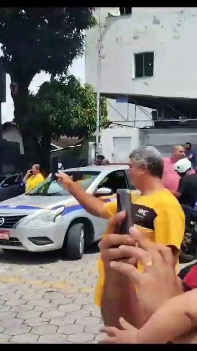 Teto do BH de Vila Velha desaba
