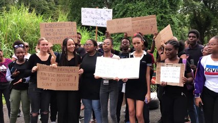 Pas de prof de français au LPO de Pointe-Noire, les élèves font grève