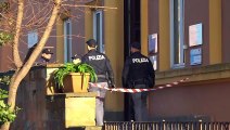 Cadavere di un 20enne trovato nel cortile di una scuola. Choc a Roma