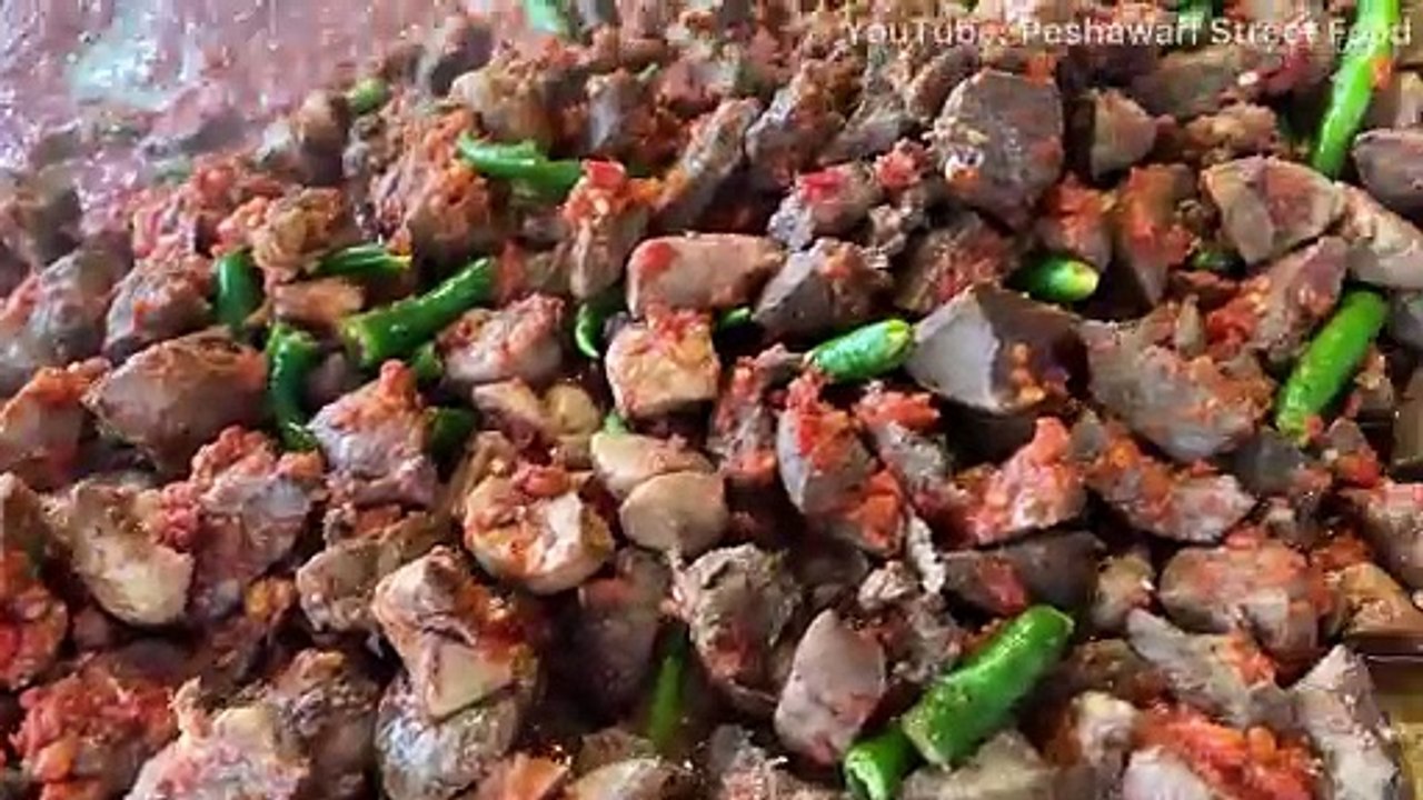 GIANT LIVER FRIED IN PESHAWAR - TAWA FRY KALEJI RECIPE - BIGGEST MUTTON MASALA TAWA LIVER FRIED