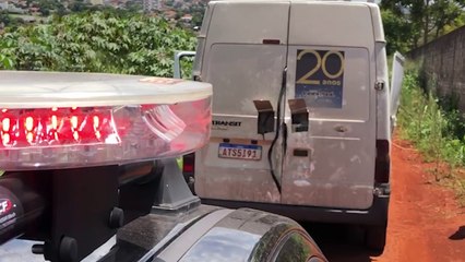 Van furtada em barracão de empresa é recuperada pela Polícia Civil