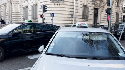 JT : blocage sur les routes, les chauffeurs de taxi en colère !