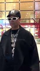 Yo Yo K-Jo Karan Johar Looking Like A Rockstar At The Airport