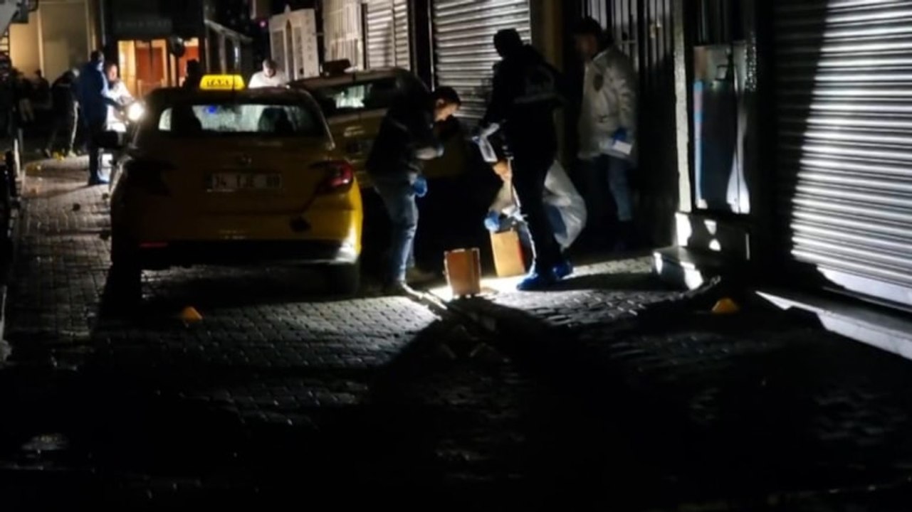 Müzikholdeki kavgaya müdahale eden polise ateş açıldı