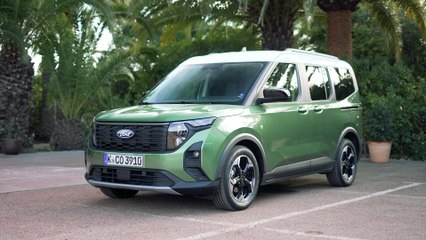 The new Ford Tourneo Courier Exterior Design in Bursting Green