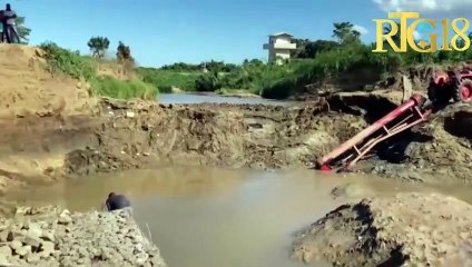 Travay gabyonaj yo ap kontinye nan kanal la malgre mouvman panik ki anpeche materyo rive