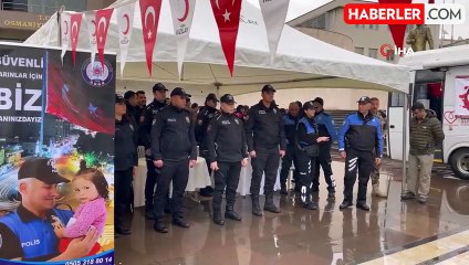 Osmaniye Polisinden, Kızılay'ın 'Birbirimize Candan Bağlıyız' kampanyasına destek