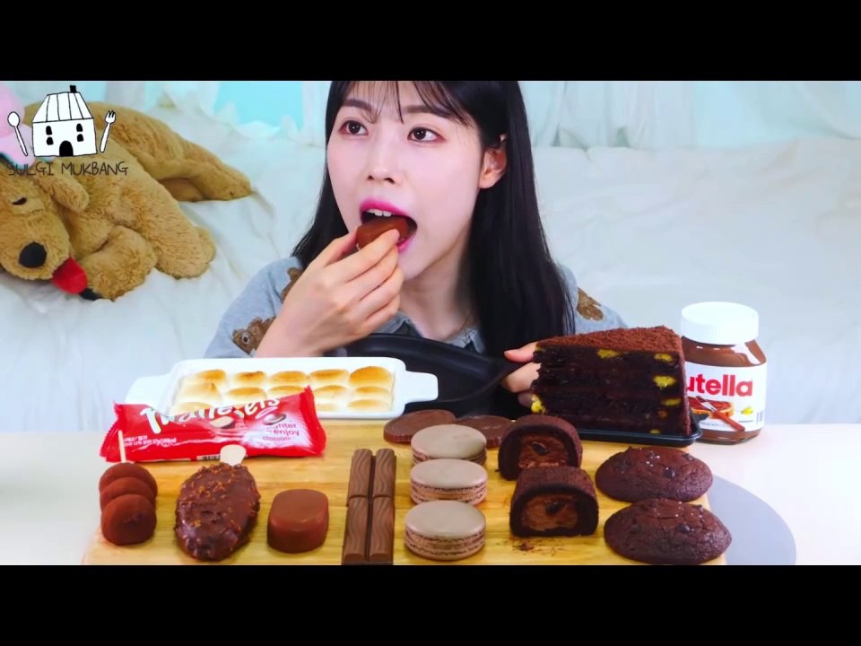ASMR MUKBANG| Chocolate Desserts(S'mores, Brownie, Mochi roll, Macaroon, Maltesers, Cake, Ice cream)