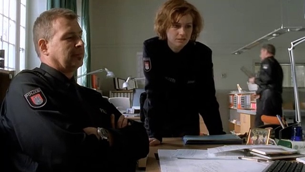 Notruf Hafenkante S01E01-Zeugnistag