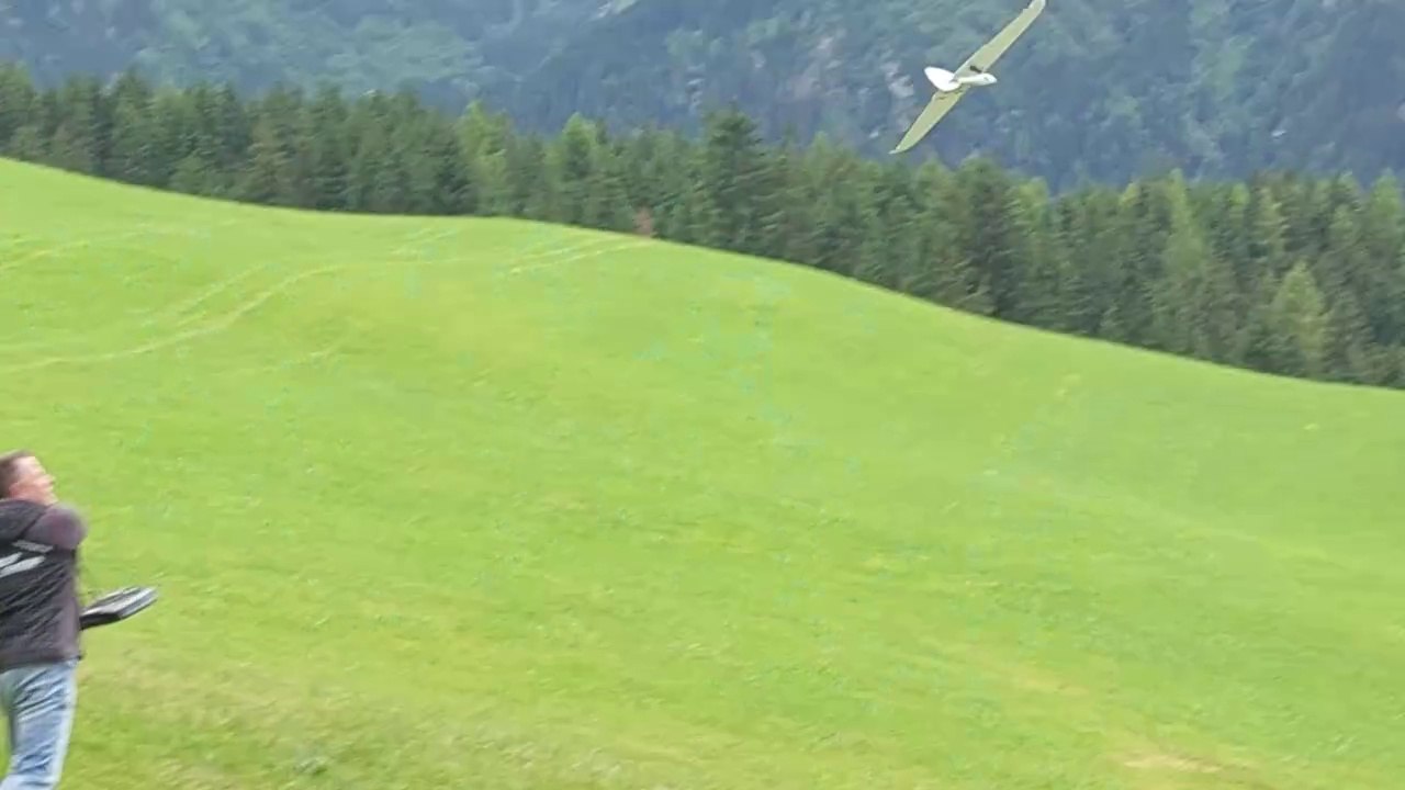 Alula Trek, Hangflug Nurflügel beim Berghof