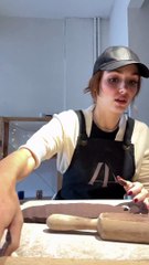 Oyunculukta başarılı olamayan Hande Erçel kendini sanata adadı!