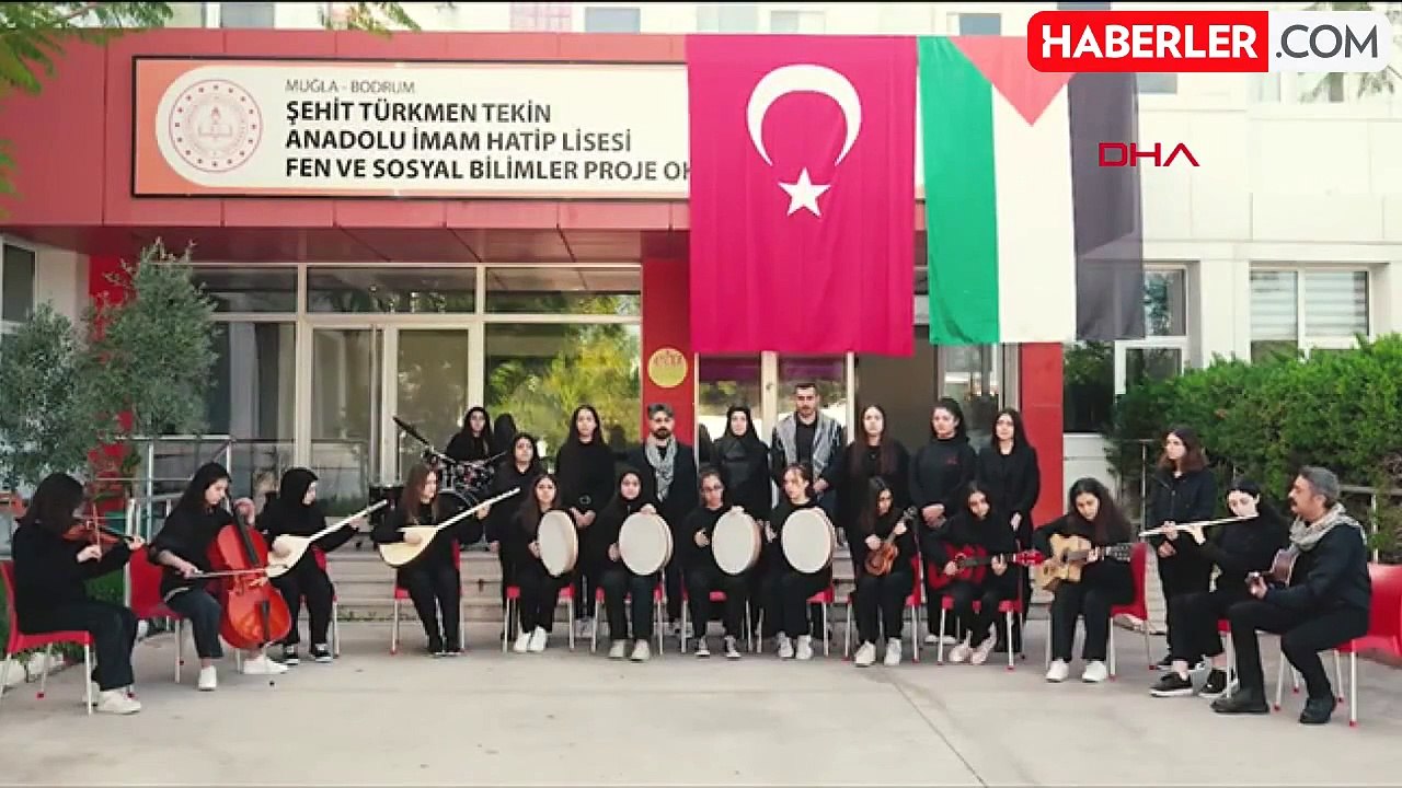 Bodrum'da öğretmenler ve öğrenciler Filistinli çocuklar için şarkı söyledi