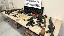 Pavyon çalışanlarına kaçak silah ticareti operasyonu