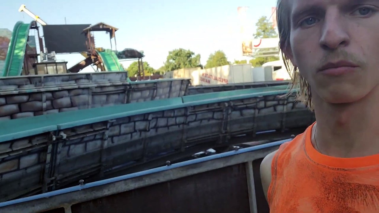 PS Pascal Wildwasserbahn   Auf Manny tust Spuren Von Heitmann Schneider Schausteller eingetroffen